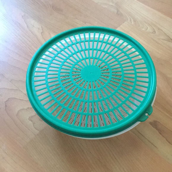 Vintage Tupperware container - Picture 1 of 2